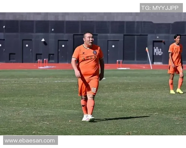 足球明星在场上风光无限生活中是否也能带来欢笑与幽默 足球明星在场上风光无限生活中是否也能带来欢笑与幽默